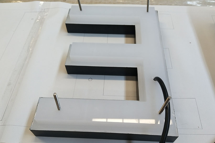 背發光字制作廠家常見的7個步驟流程