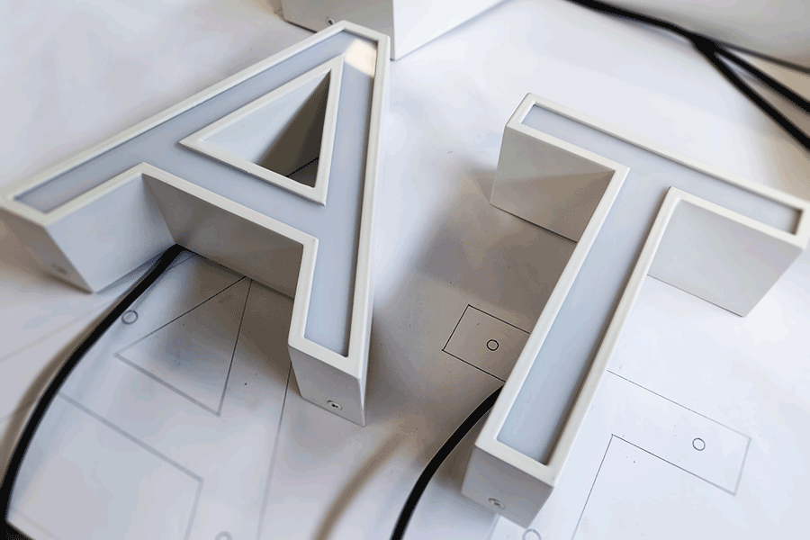 設計制作鏤空字標識標牌具備哪些特征？